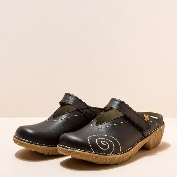 El Naturalista Black Yggdrasil Embroidered Clog Sz 39 (8.5) - Picture 2 of 15